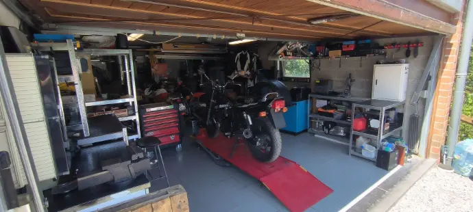 Garage moto aménagé à Mettet